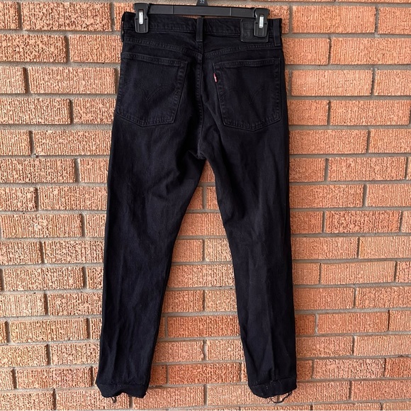 SOLD Levi’s Wedgie Straight Distressed Jeans - Picture 2 of 7